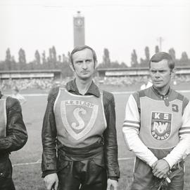 Zawodnicy na płycie Stadionu Olimpijskiego