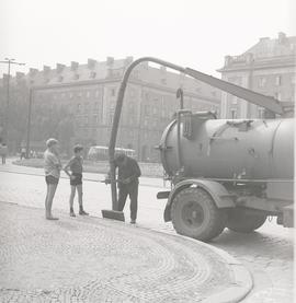 Dzieci na Placu Tadeusza Kościuszki