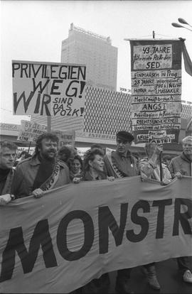 Berlin Wschodni – manifestacja na Alexanderplatz