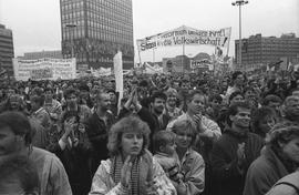 Berlin Wschodni – manifestacja na Alexanderplatz