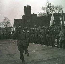 Przywitanie oddziałów Ludowego Wojska Polskiego wracających z Czechosłowackiej Republiki Socjalis...