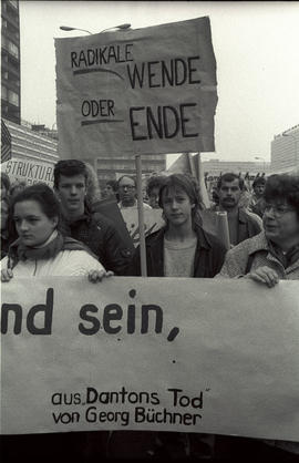 Berlin Wschodni – wielka manifestacja na Alexanderplatz