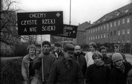 Protest przeciw budowie huty ołowiu