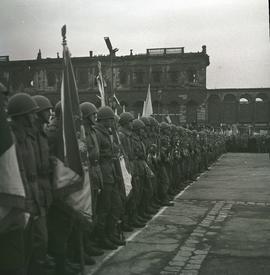 Przywitanie oddziałów Ludowego Wojska Polskiego wracających z Czechosłowackiej Republiki Socjalis...