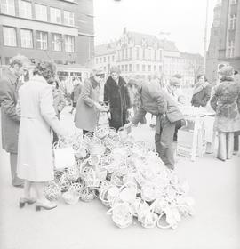 Sprzedaż wiklinowych koszyków na pl. Solnym we Wrocławiu