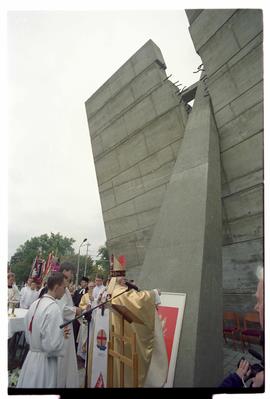 Uroczystość odsłonięcia i poświęcenia pomnika