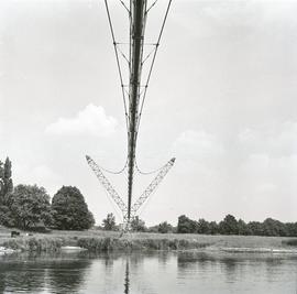 Wiszący gazociąg nad Odrą